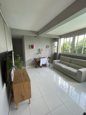 Appartement Lalau avec vue sur la mer et piscine